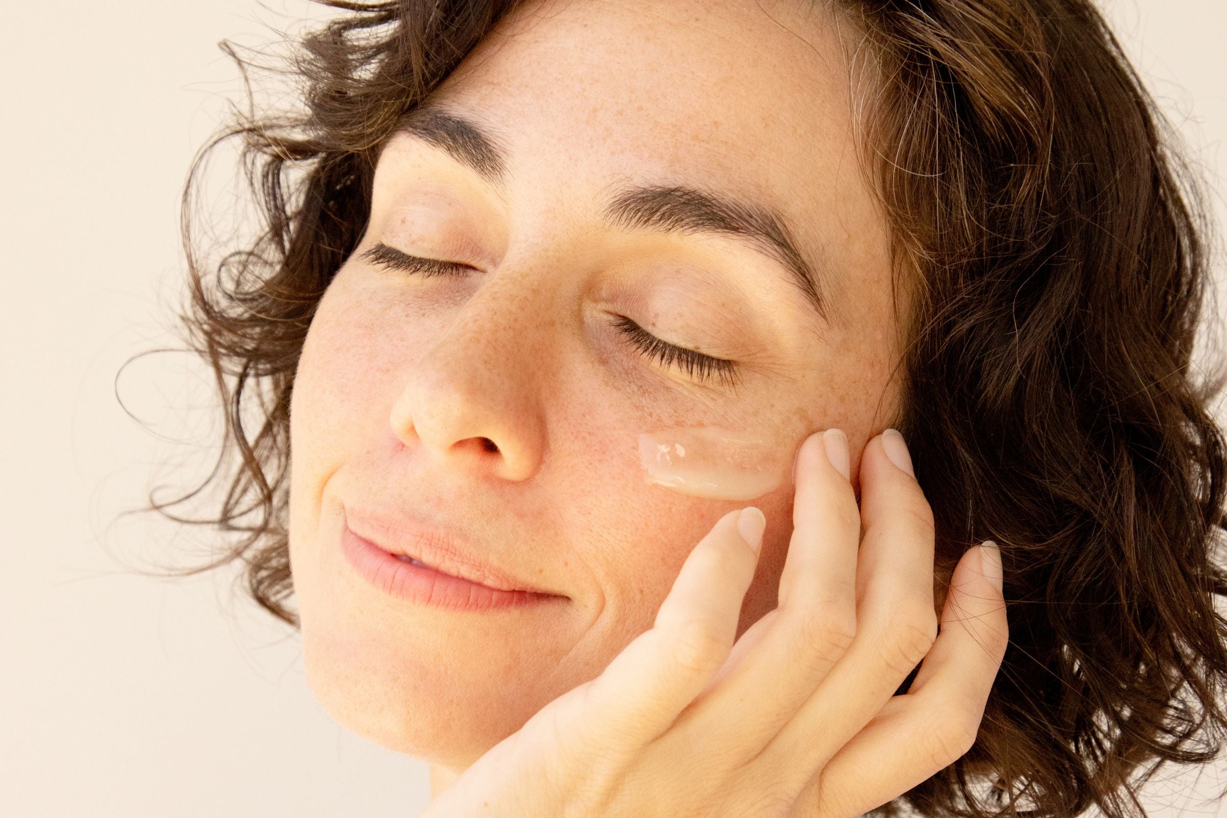 Parched Pores and pores and skin These Merchandise Are Hydration Heroes – 100% PURE