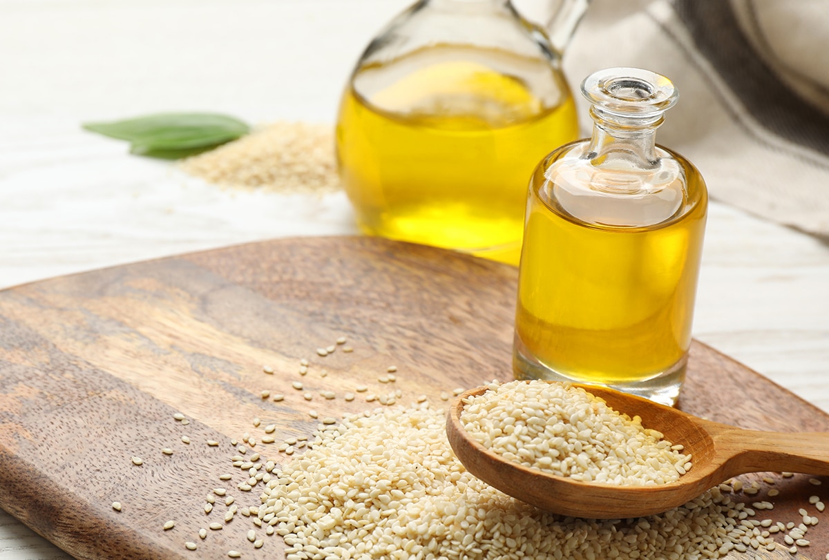 5 Hair Benefits of Sesame Oil and How to Use It