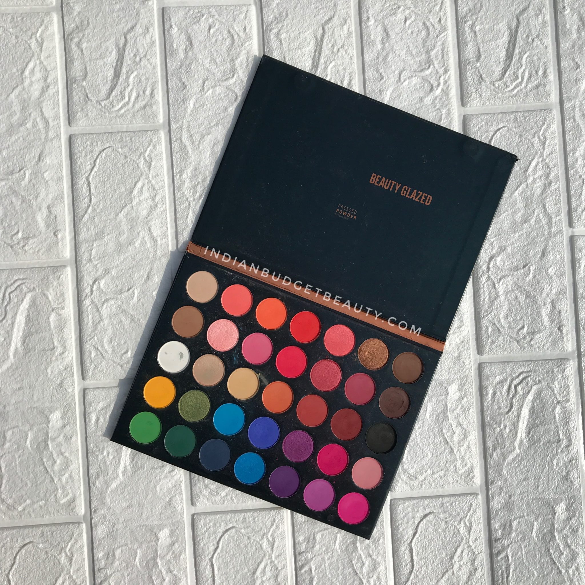 Magnificence Glazed Coloration Studio Palette Overview | Is it Value it?