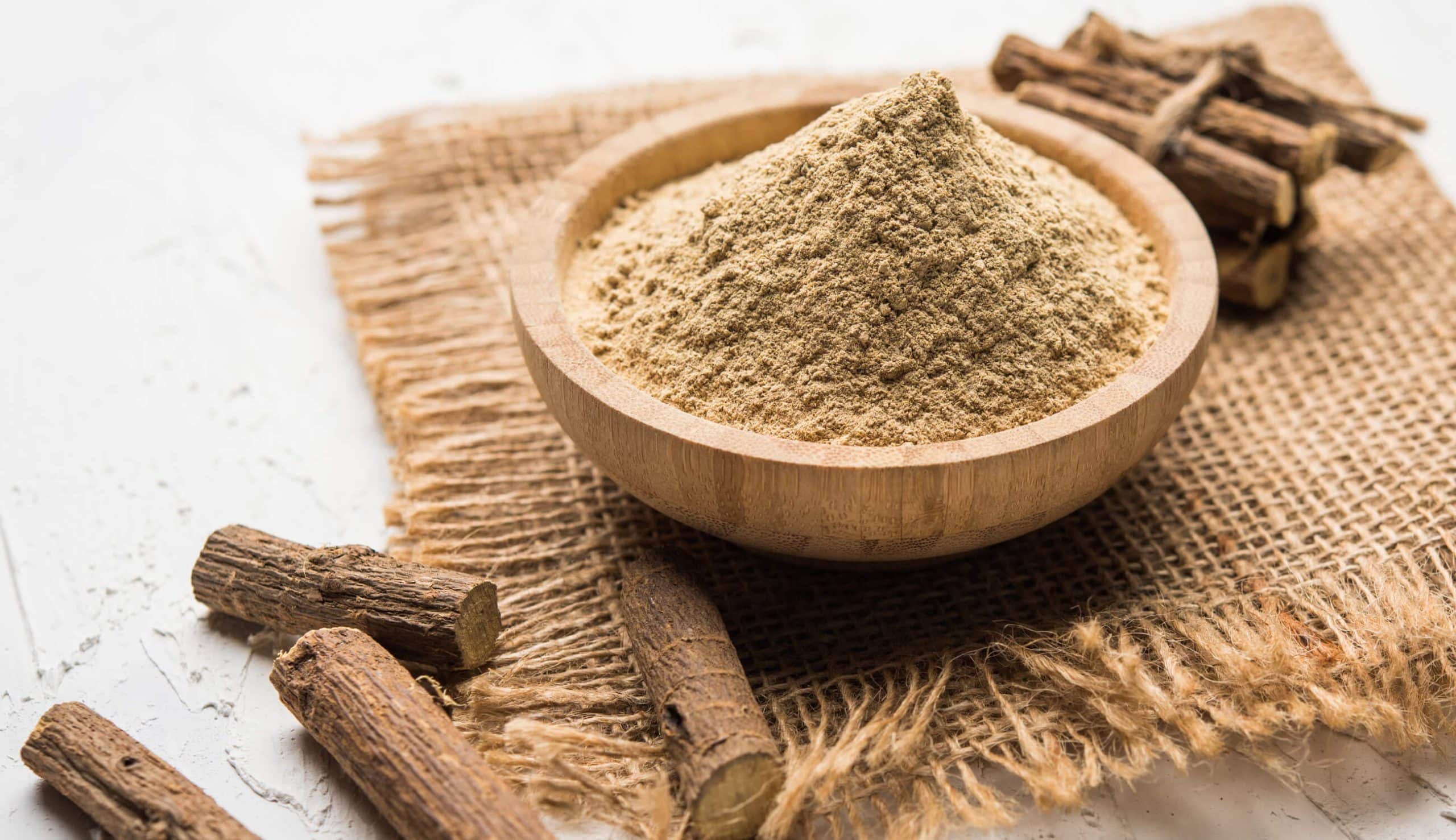 5 Licorice Root Benefits for Pores and pores and skin