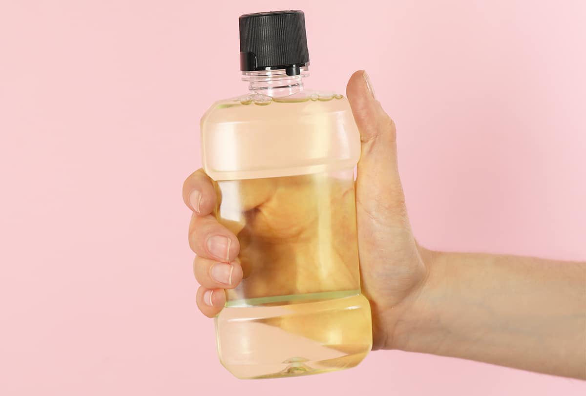 12 Stunning Listerine Mouthwash Makes use of for Frequent Pores and skin Issues
